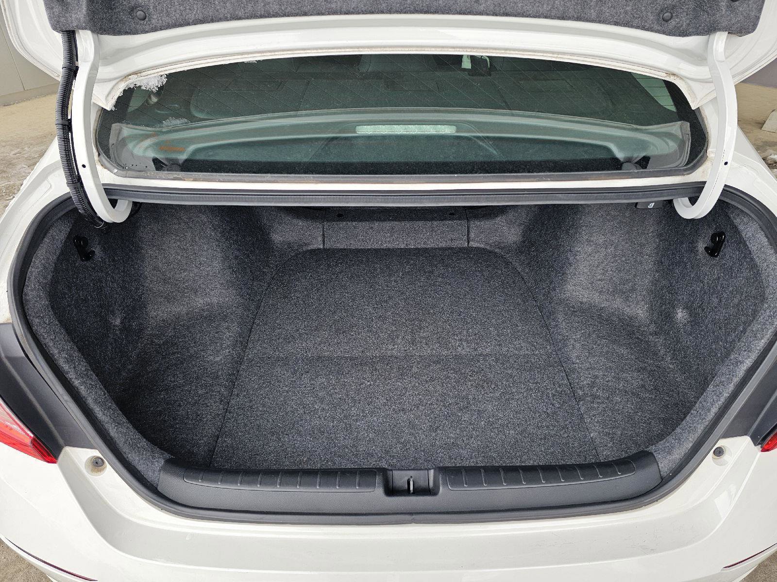 Used 2018 Honda Accord LX image 15