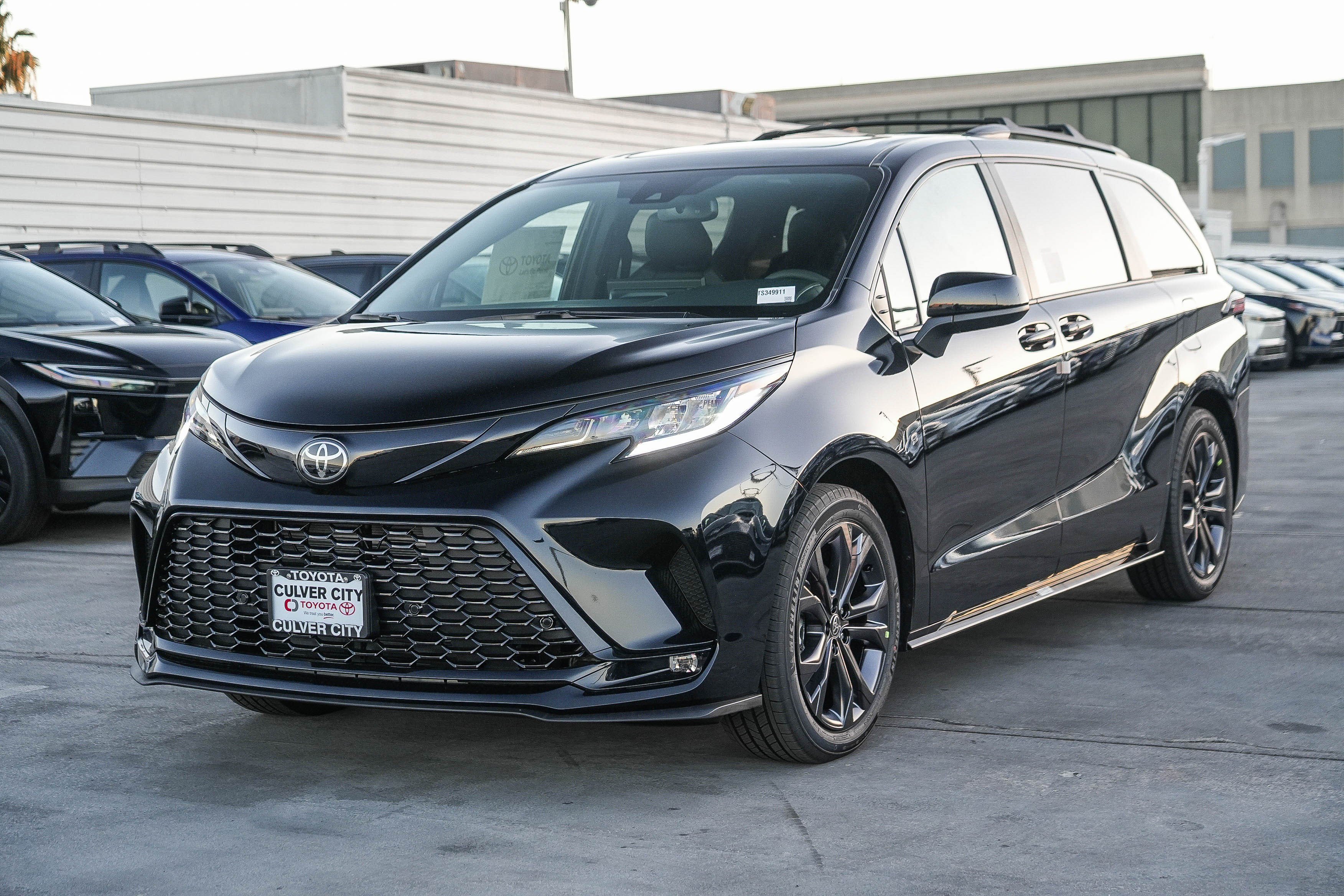 New 2026 Toyota Sienna XSE FWD image 6