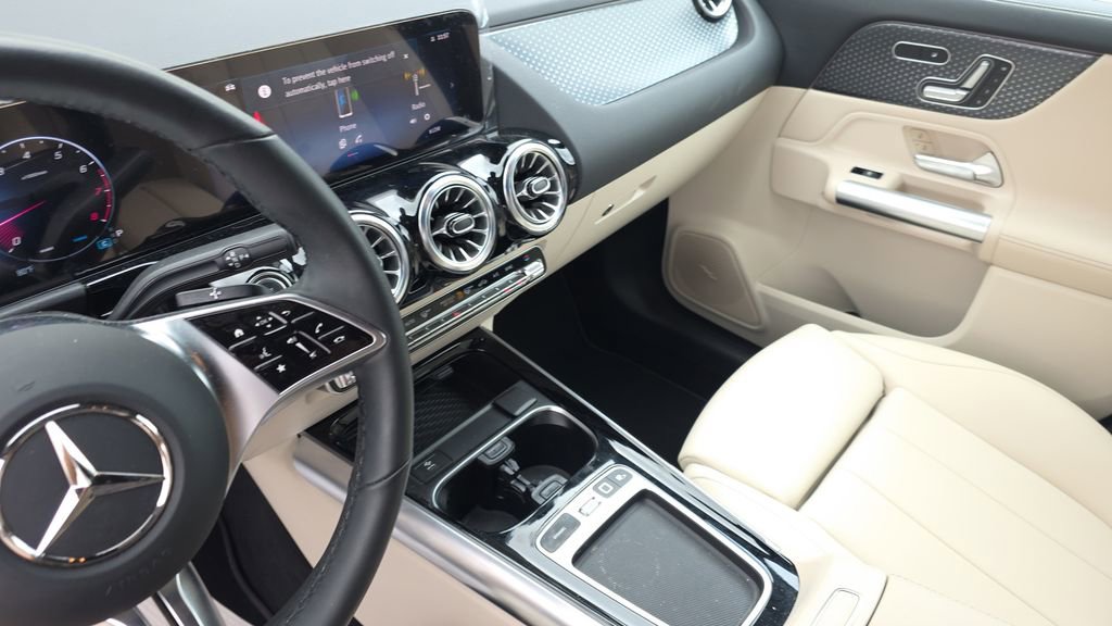 Certified 2025 Mercedes-Benz GLA 250 4MATIC image 22
