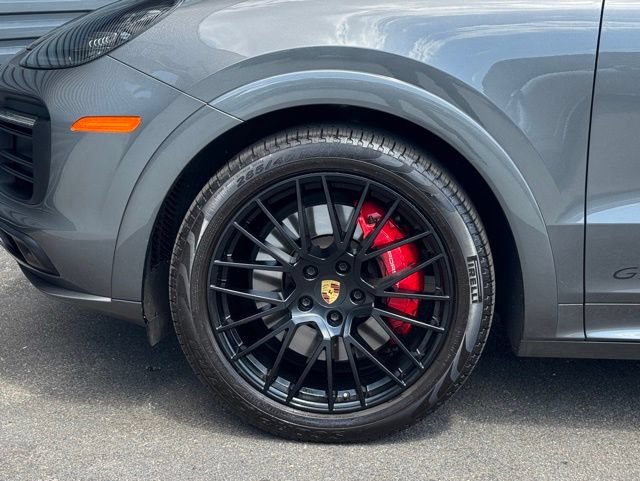 Used 2023 Porsche Cayenne GTS AWD/4WD image 11