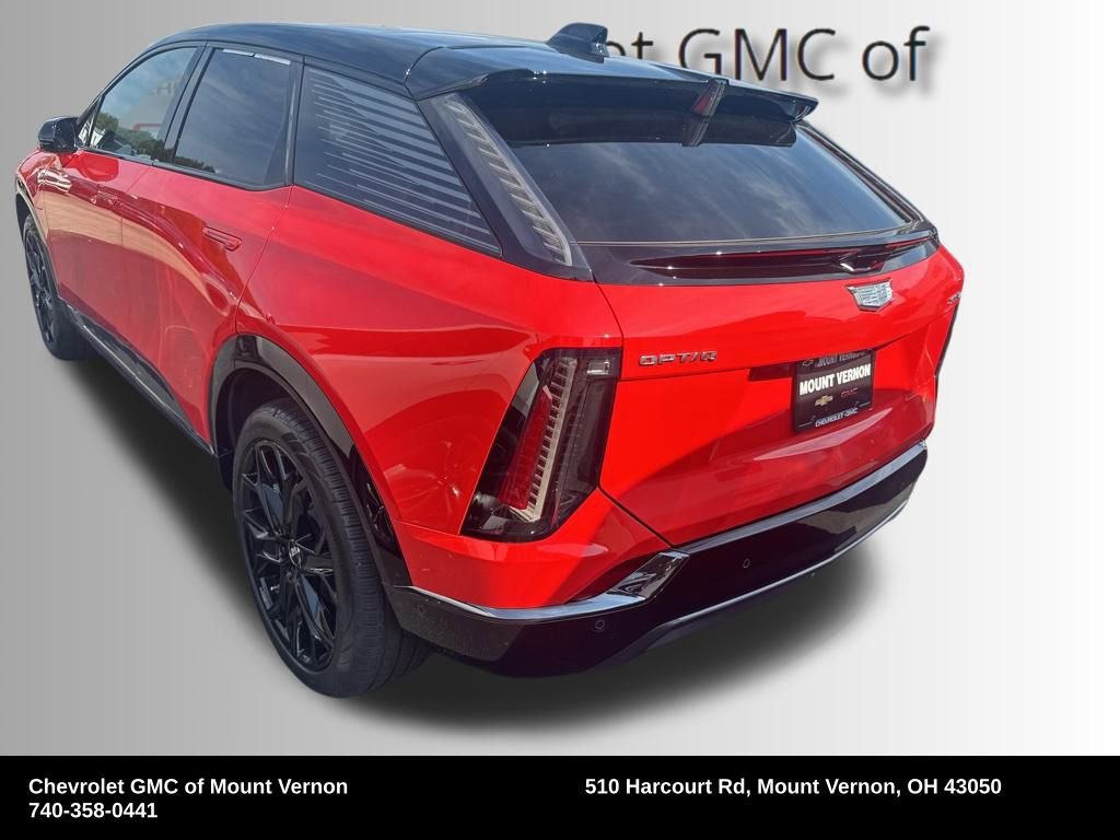 Used 2025 Cadillac Optiq Sport 1 w/ LPO, ONYX Package image 3