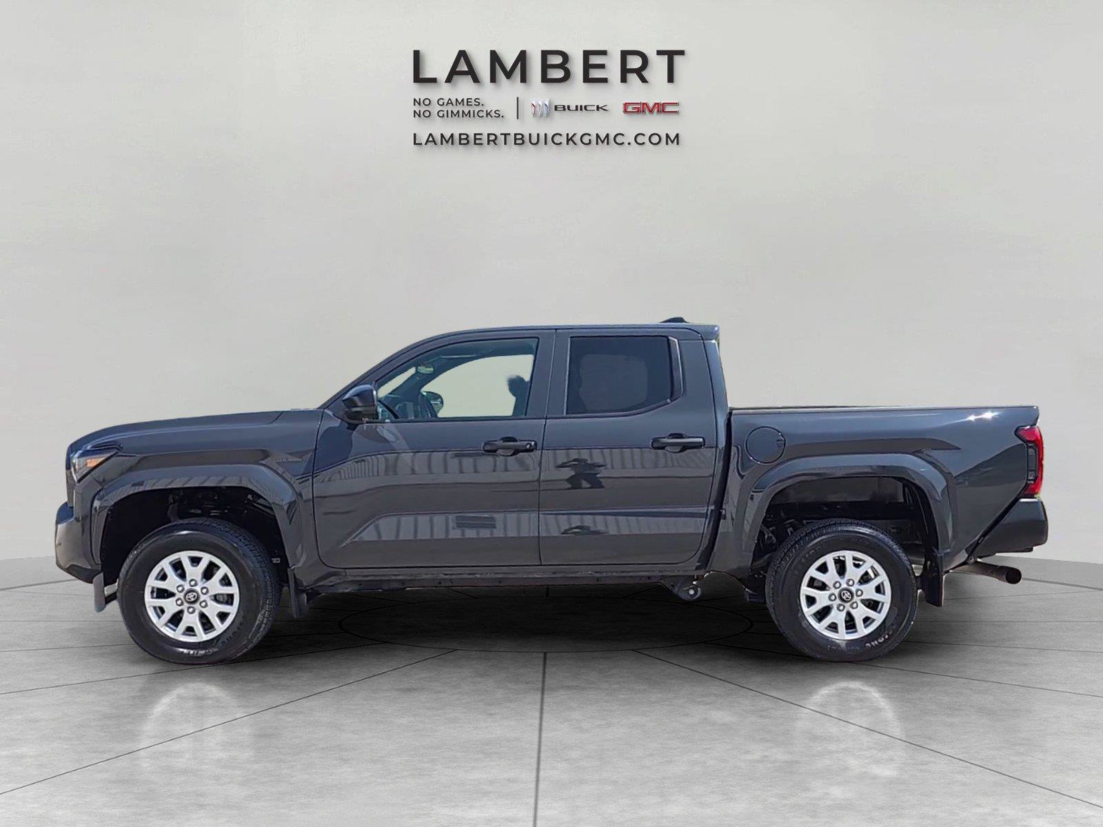 Used 2024 Toyota Tacoma SR AWD/4WD image 2