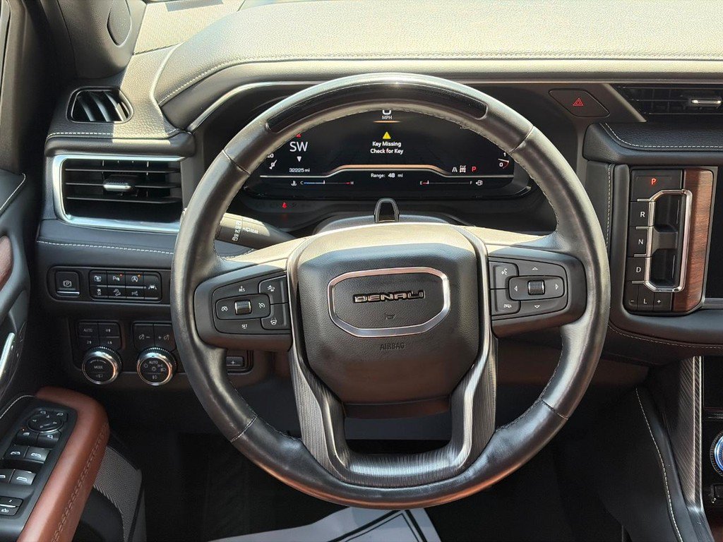 Used 2023 GMC Yukon Denali Ultimate AWD/4WD image 14