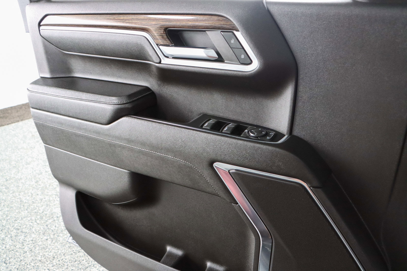 Used 2024 GMC Sierra 1500 SLE image 23