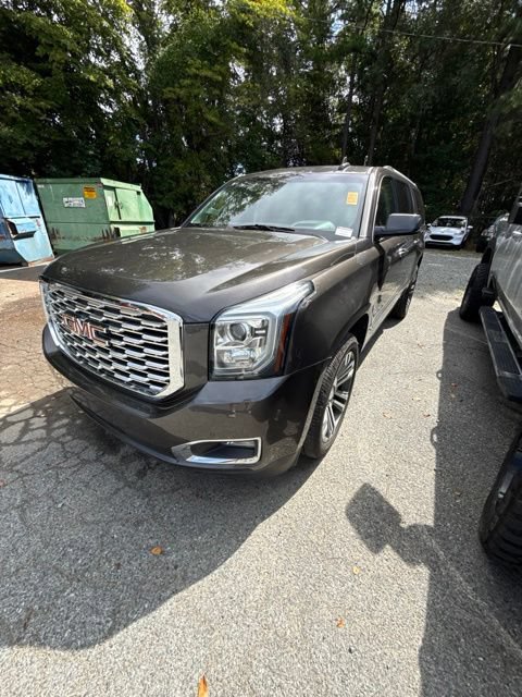 Used 2019 GMC Yukon XL Denali w/ Denali Ultimate Package AWD/4WD image 3