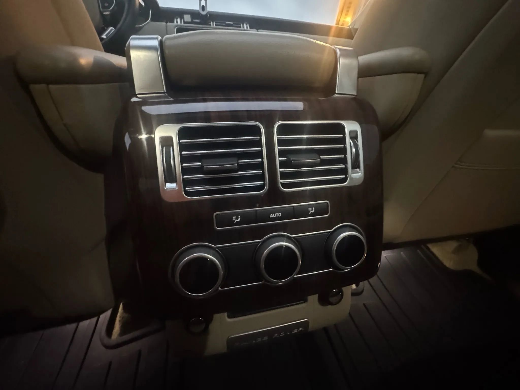 Used 2016 Land Rover Range Rover image 22