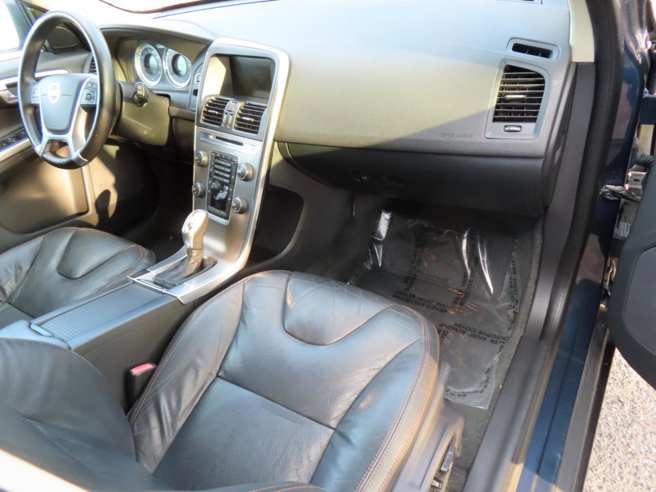 Used 2013 Volvo XC60 T6 image 17