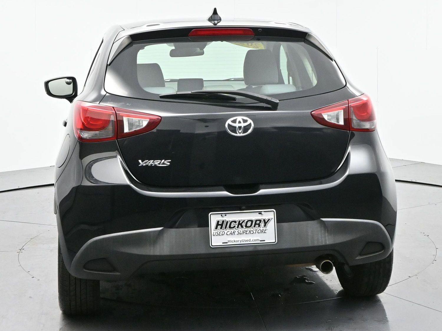 Used 2020 Toyota Yaris LE image 6