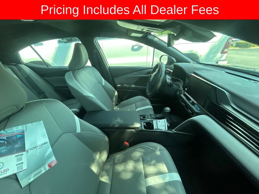 Used 2026 Toyota Camry SE w/ Convenience Package FWD image 3