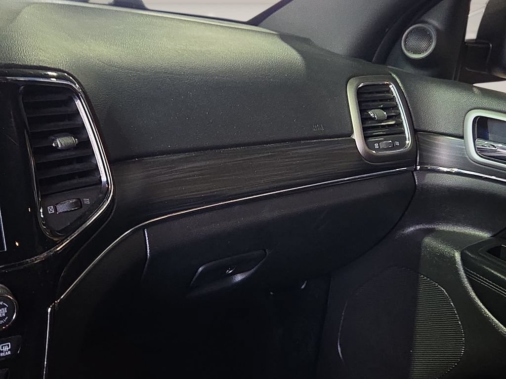 Used 2019 Jeep Grand Cherokee Limited RWD image 23