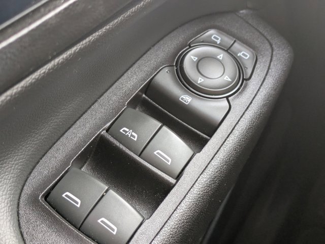 Used 2018 Chevrolet Equinox LT image 23