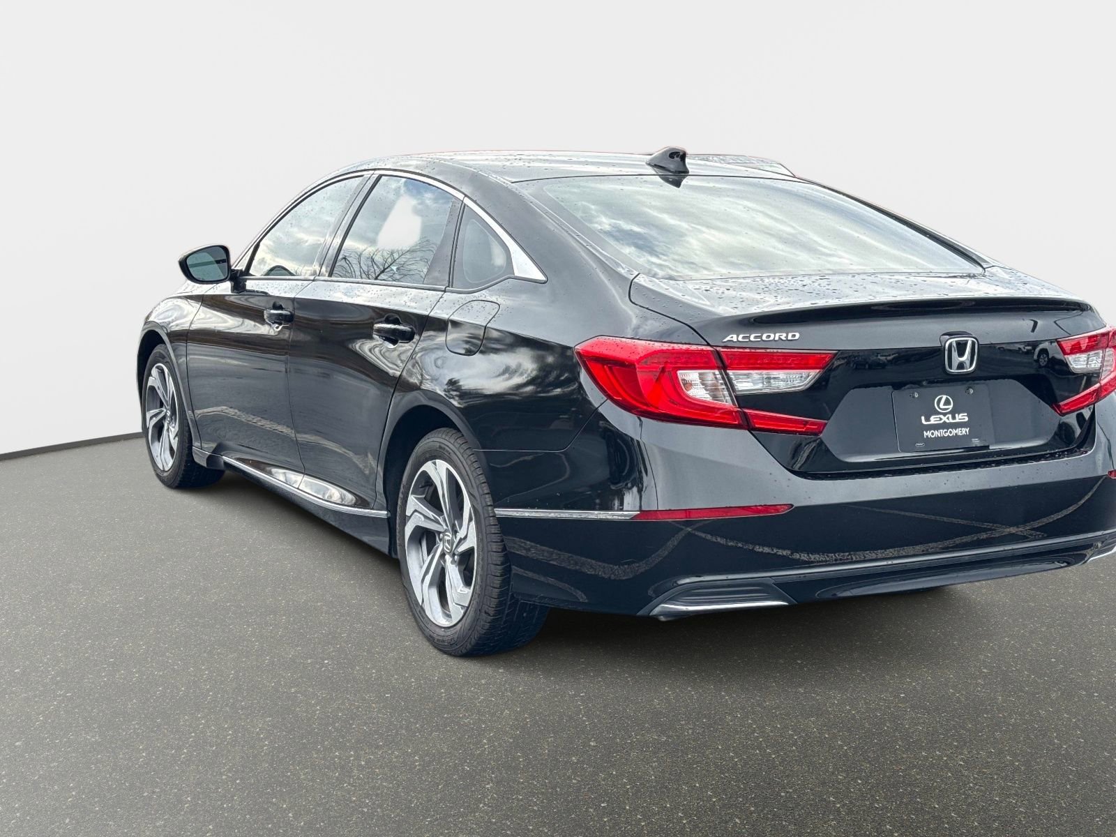 Used 2018 Honda Accord EX image 6