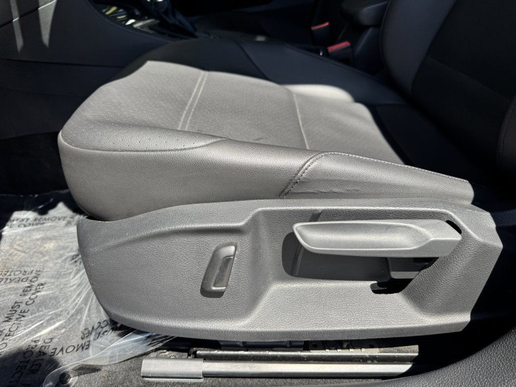 Used 2019 Volkswagen e-Golf SEL Premium image 32