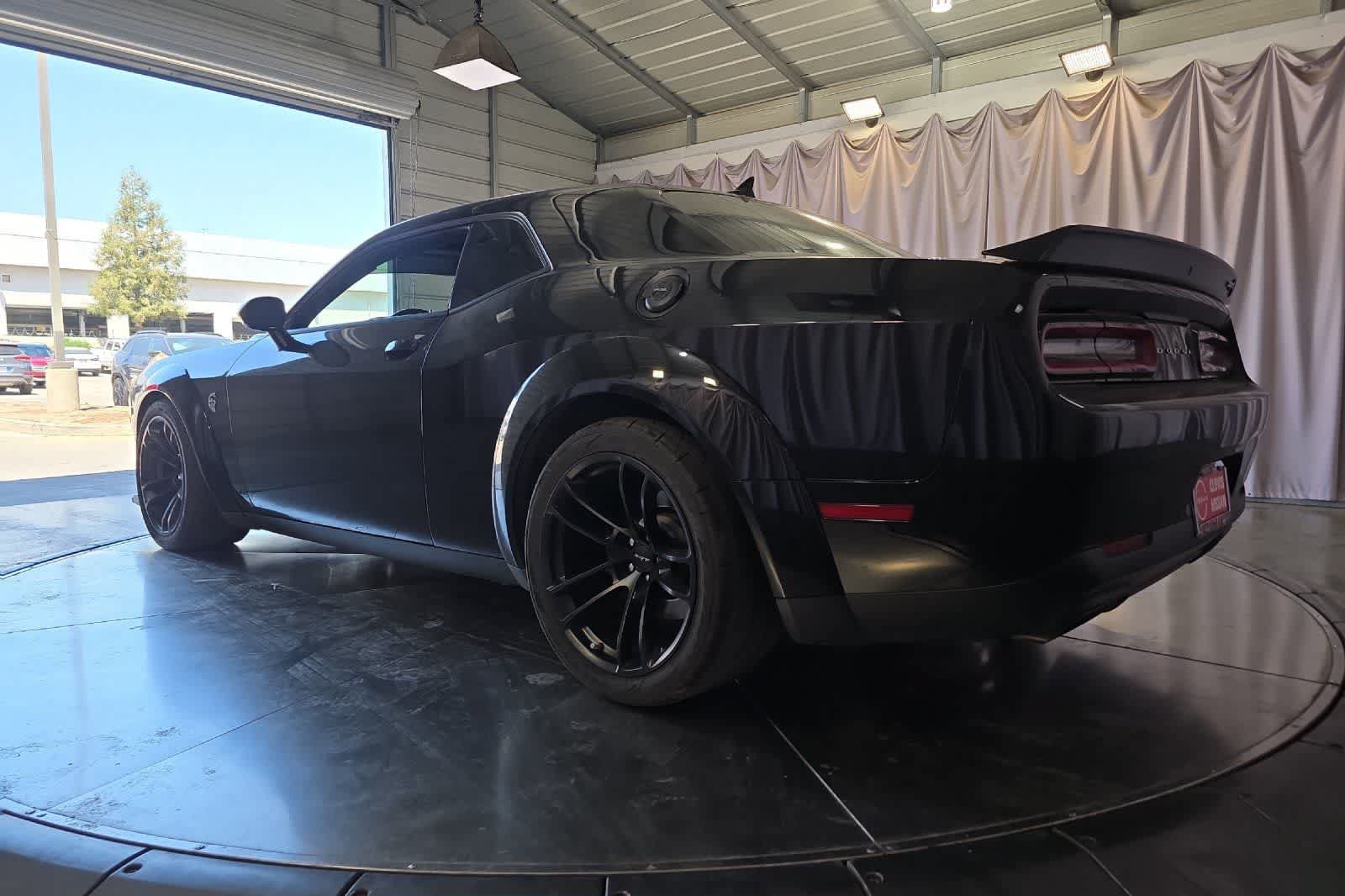 Used 2021 Dodge Challenger SRT Hellcat RWD image 7