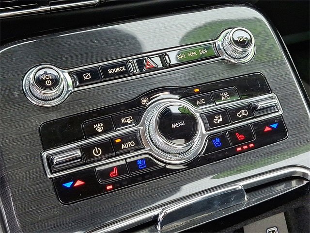 Used 2023 Lincoln Nautilus Reserve w/ Equipment Group 202A image 16