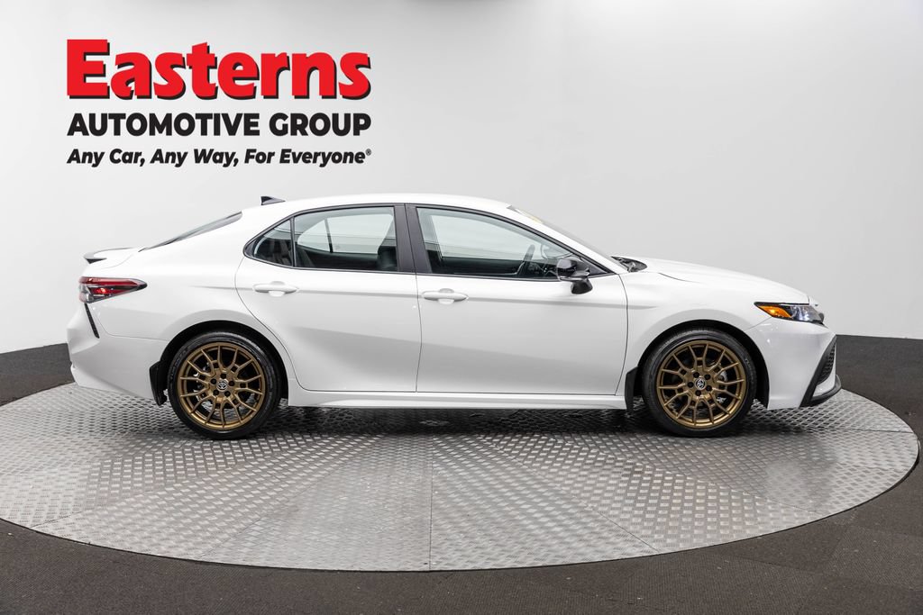 Used 2024 Toyota Camry SE w/ Convenience Package AWD/4WD image 4