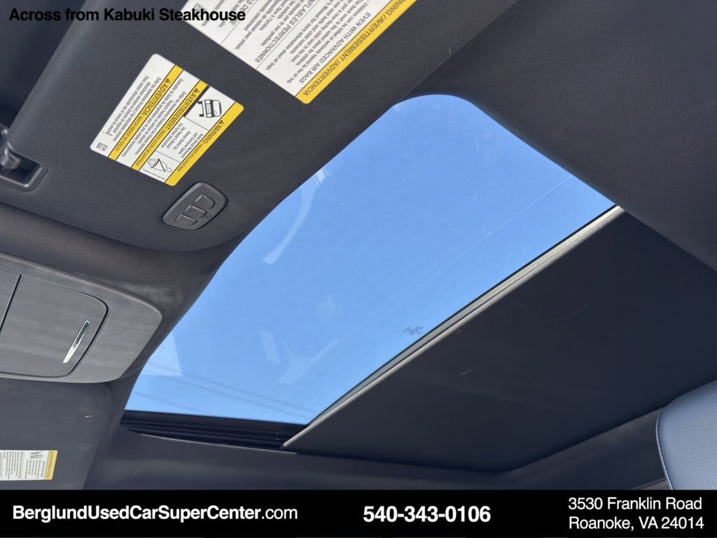 Used 2022 Ford F150 Lariat image 11
