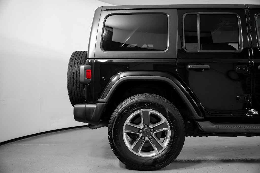 Used 2021 Jeep Wrangler Unlimited Sahara AWD/4WD image 6