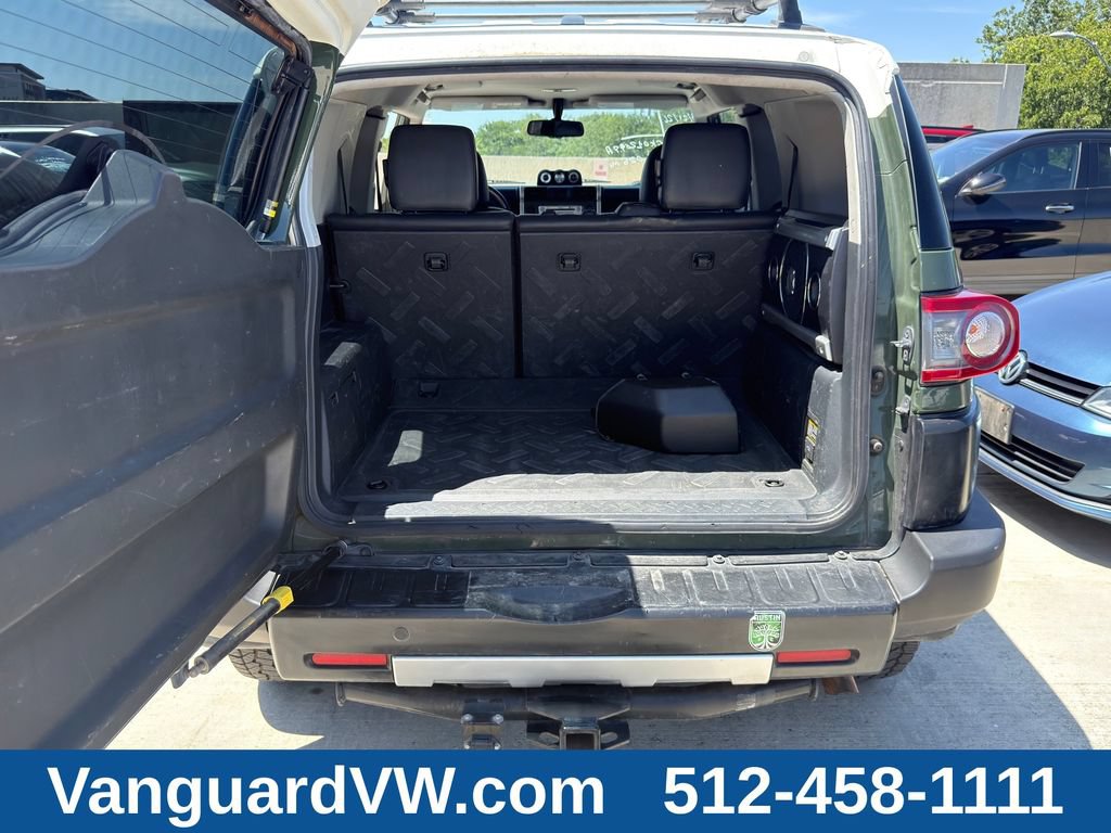 Used 2012 Toyota FJ Cruiser 2WD w/ Upgrade Pkg image 9