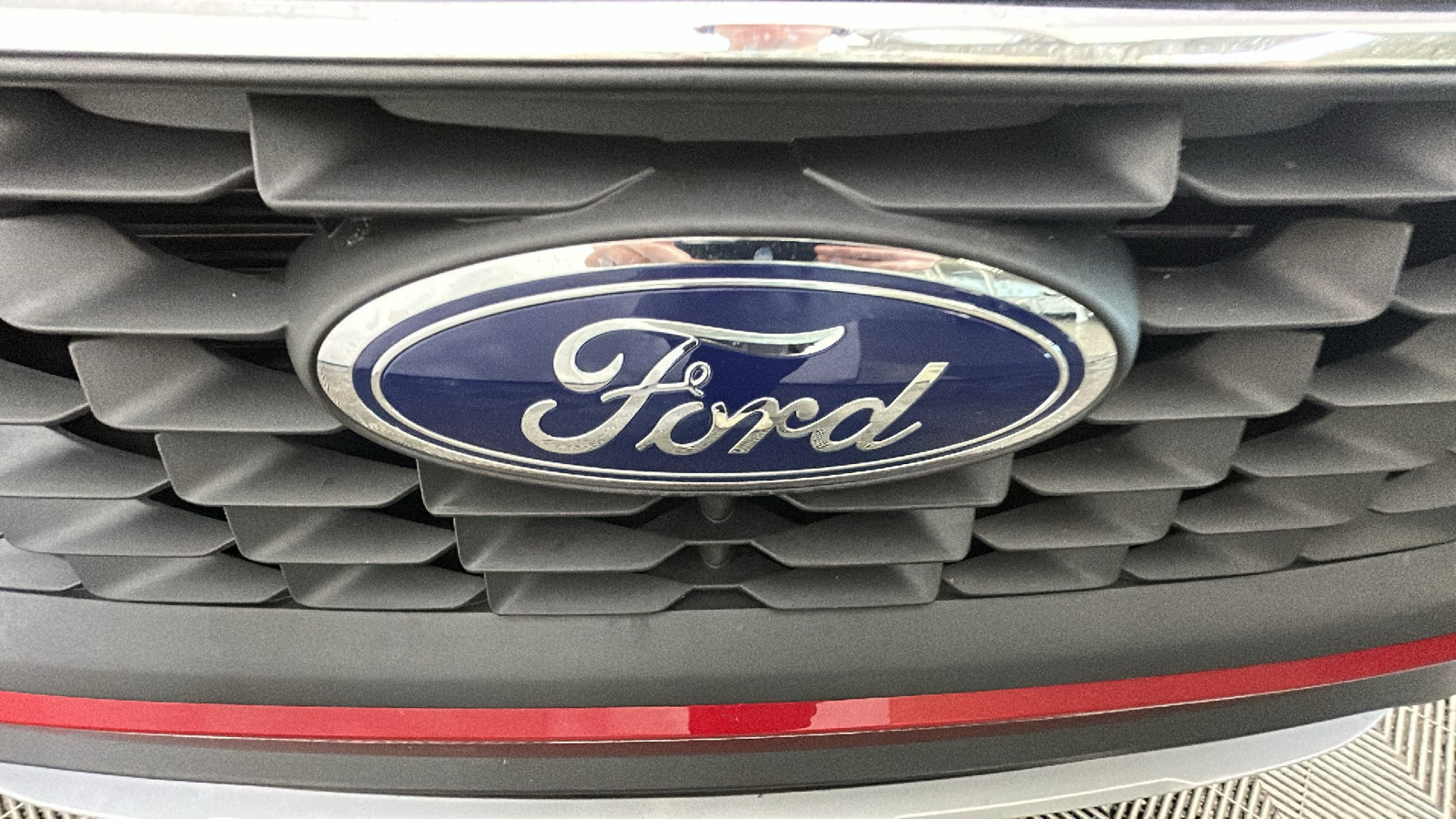 Used 2025 Ford Escape Active AWD/4WD image 9