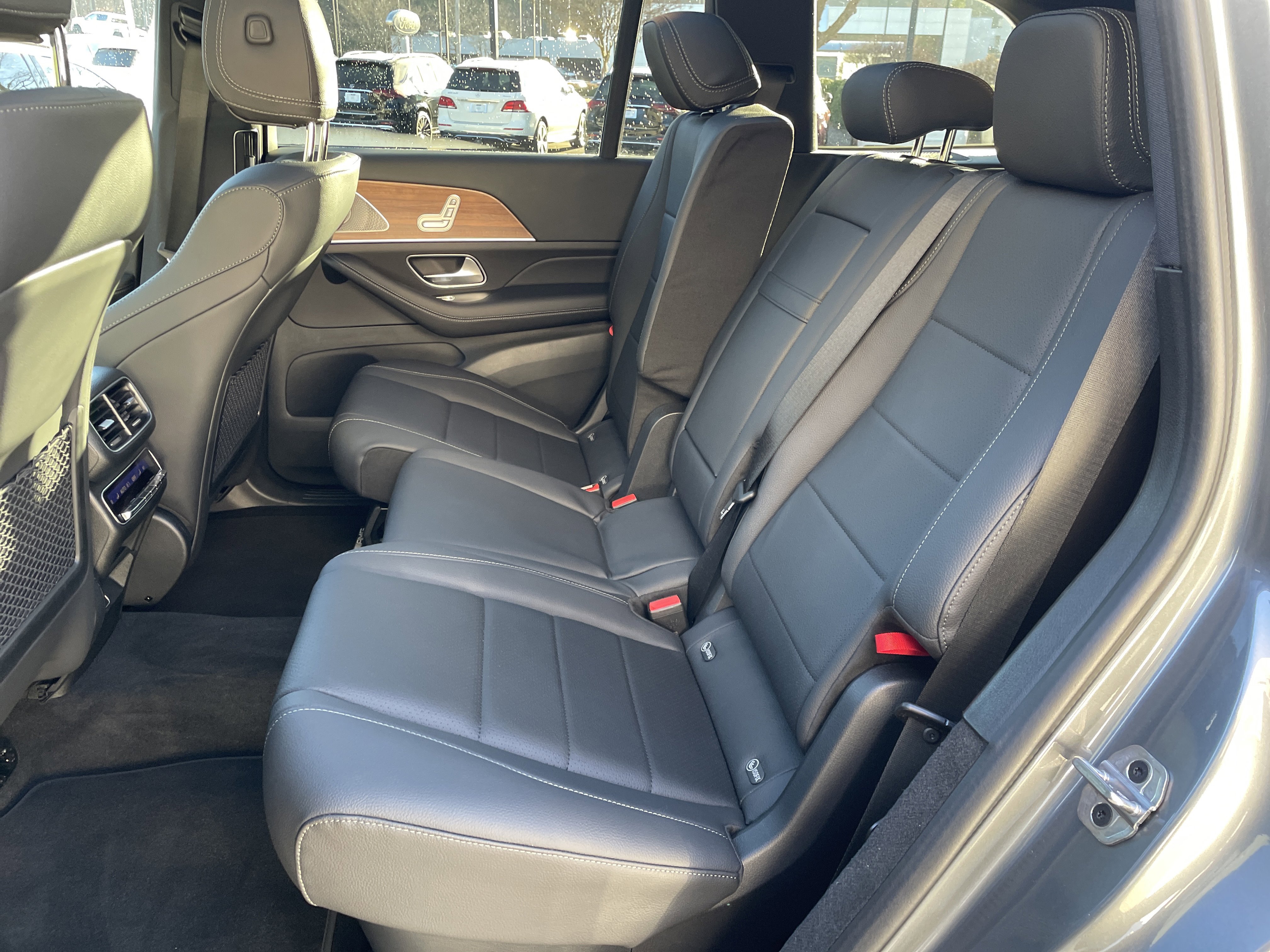 Certified 2025 Mercedes-Benz GLS 450 4MATIC image 42