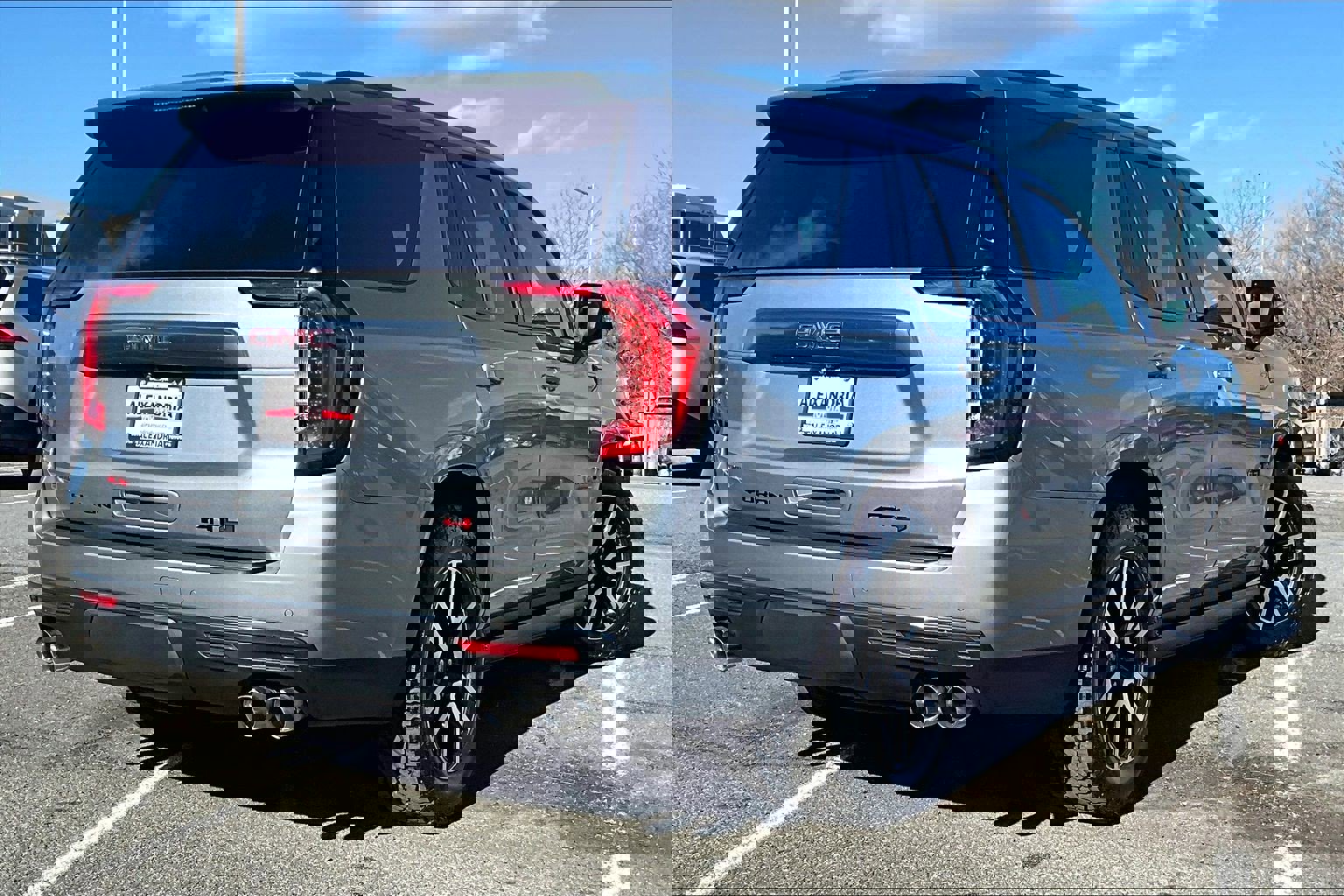 Used 2024 GMC Yukon AT4 w/ AT4 Premium Plus Package image 12