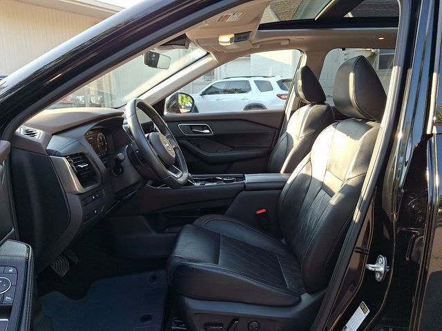 Used 2023 Nissan Rogue Platinum AWD/4WD image 14
