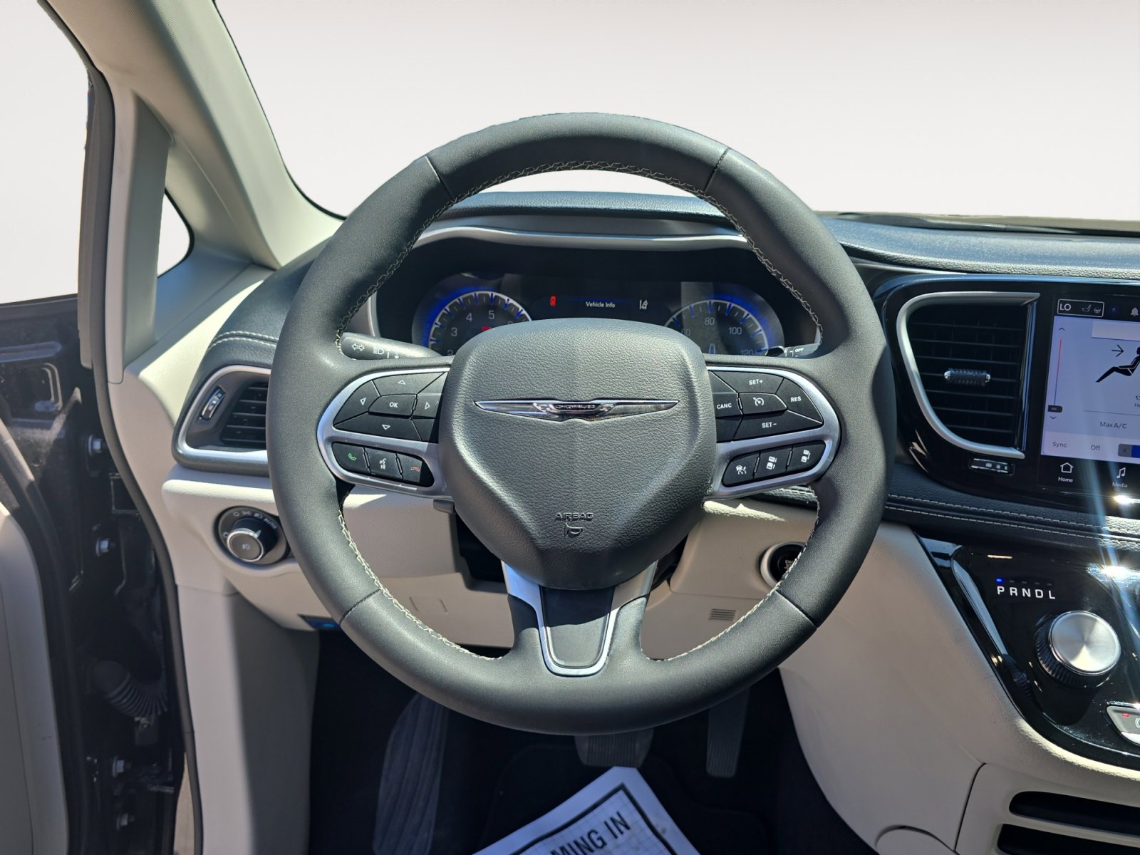 Used 2024 Chrysler Pacifica Touring-L w/ Road Tripper Package FWD image 13