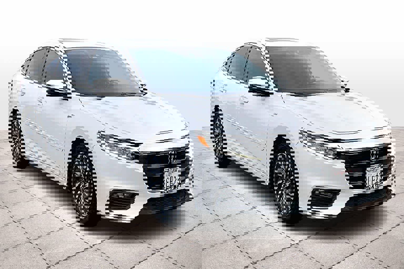 Used 2019 Honda Insight Touring image 2