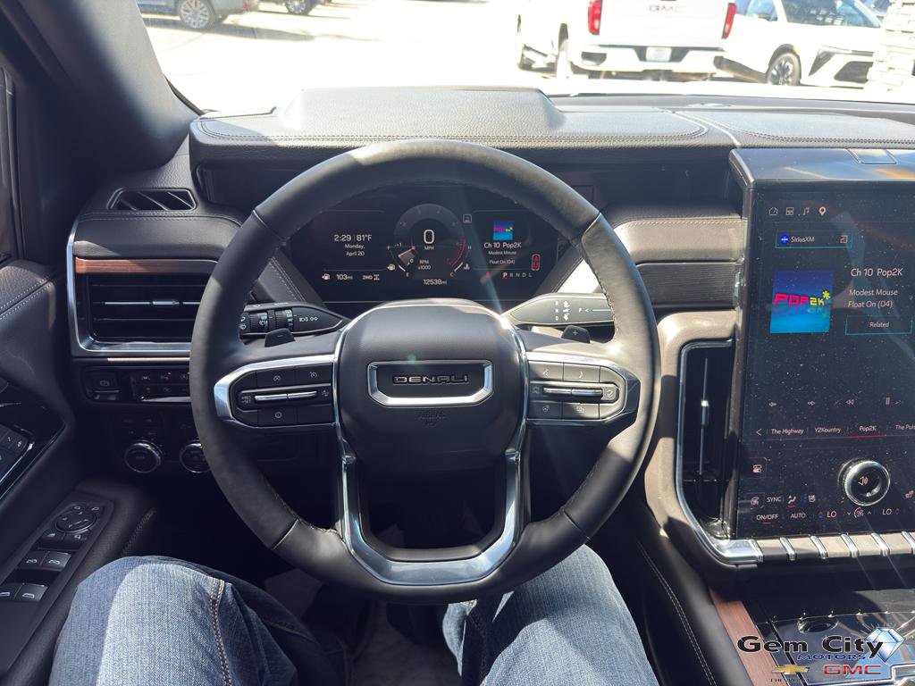 Used 2025 GMC Yukon XL Denali w/ Sun & Power Step Package AWD/4WD image 21