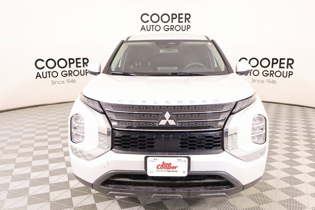 Used 2023 Mitsubishi Outlander ES image 8