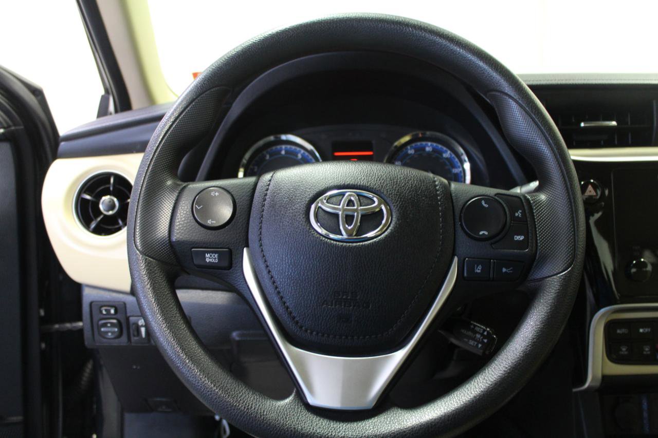 Used 2017 Toyota Corolla LE image 8