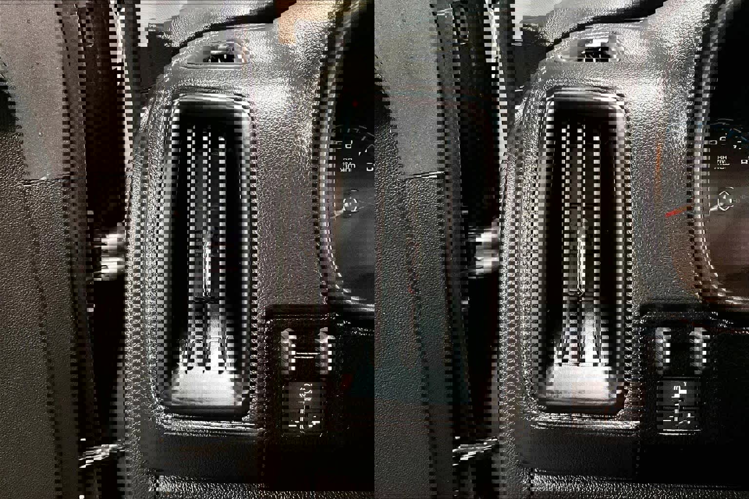 Used 2020 GMC Canyon Denali image 33