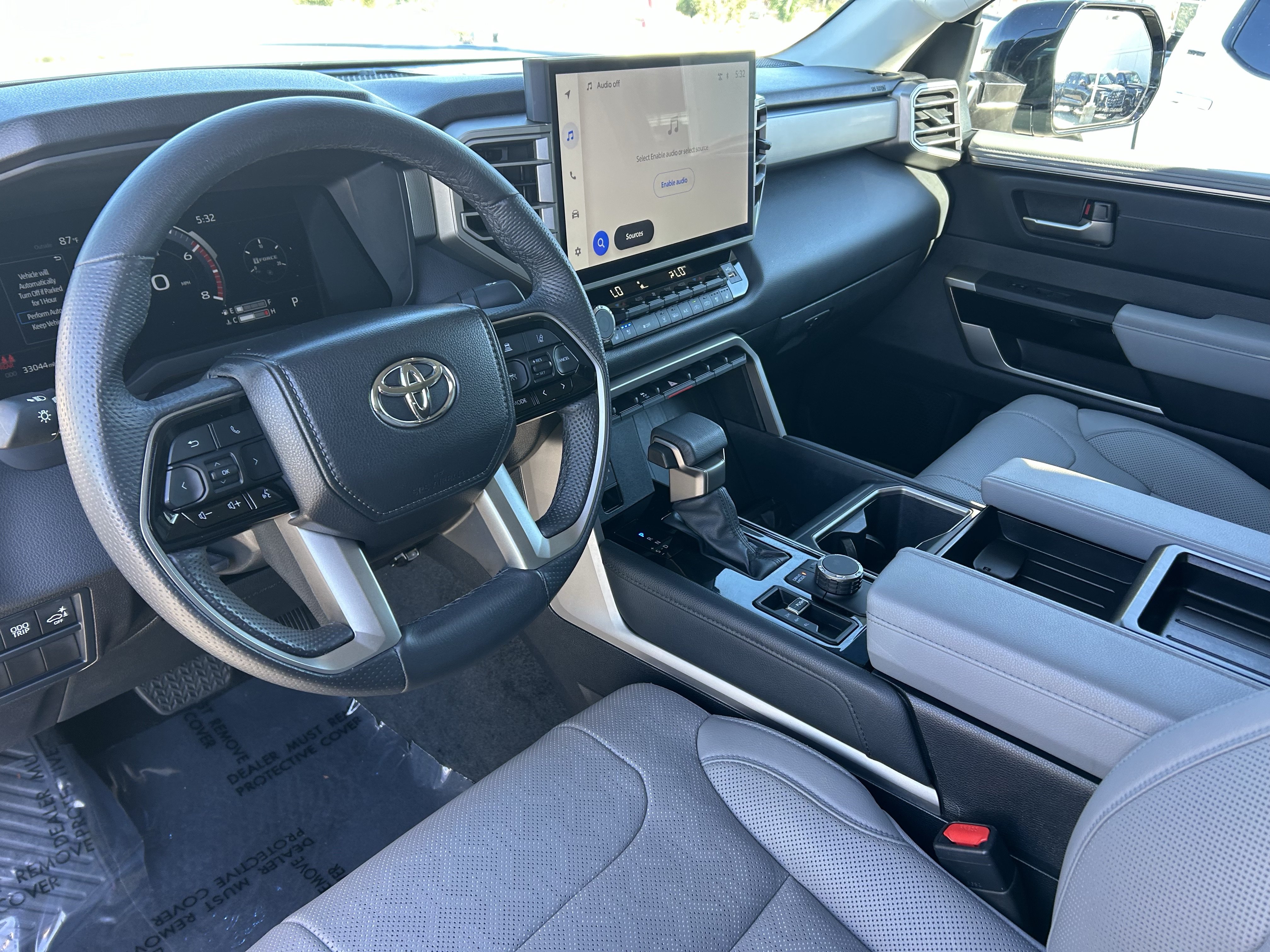 Used 2024 Toyota Tundra Limited AWD/4WD image 18