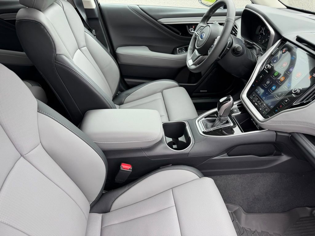 Used 2025 Subaru Outback Limited image 17