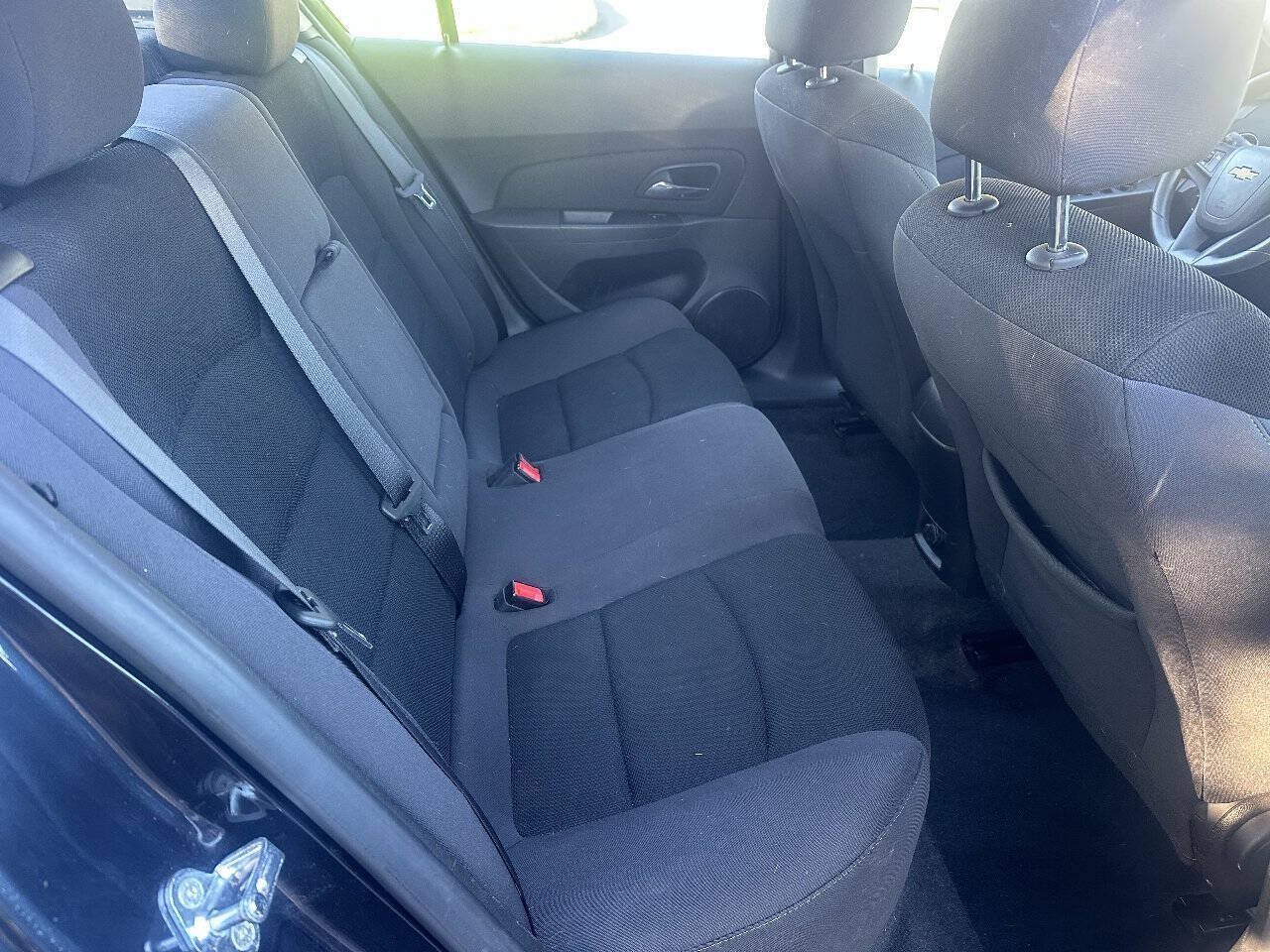 Used 2016 Chevrolet Cruze LT FWD image 12