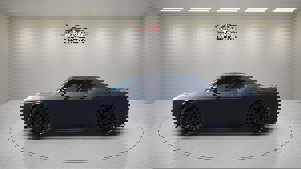 Used 2016 Dodge Challenger R/T Scat Pack w/ Leather Interior Group image 2