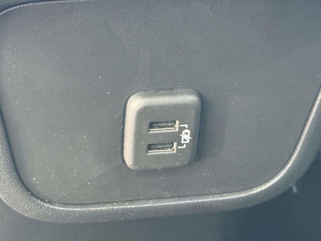 Used 2023 Chevrolet Equinox LT FWD image 14