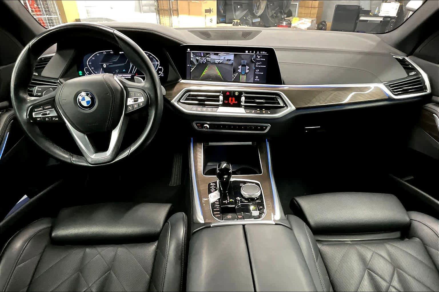 Used 2023 BMW X5 xDrive45e w/ Parking Assistance Package AWD/4WD image 16
