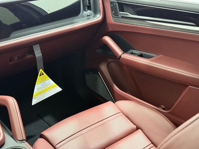 New 2026 Porsche Cayenne GTS image 18