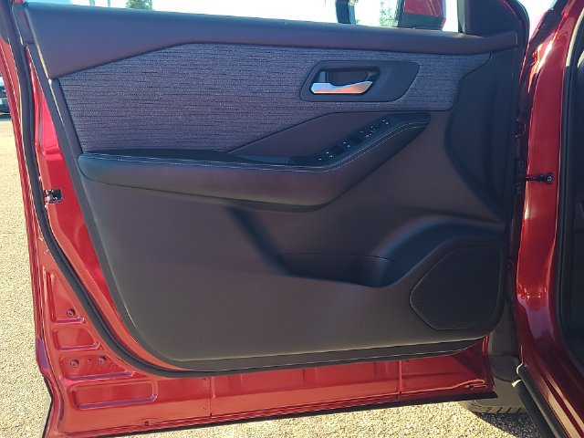 Certified 2023 Nissan Rogue SV AWD/4WD image 11
