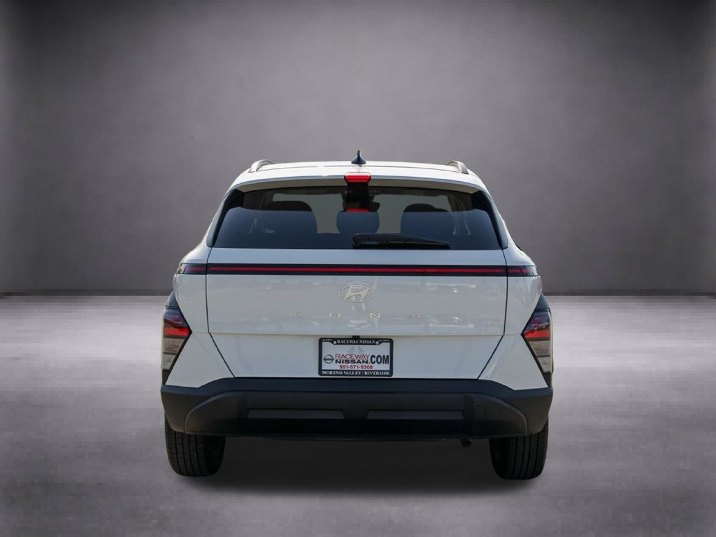 Used 2025 Hyundai Kona SEL FWD image 6