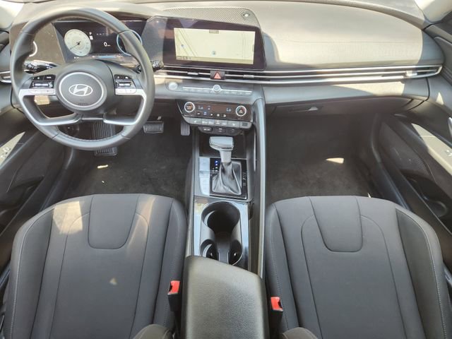 Used 2025 Hyundai Elantra SEL FWD image 23