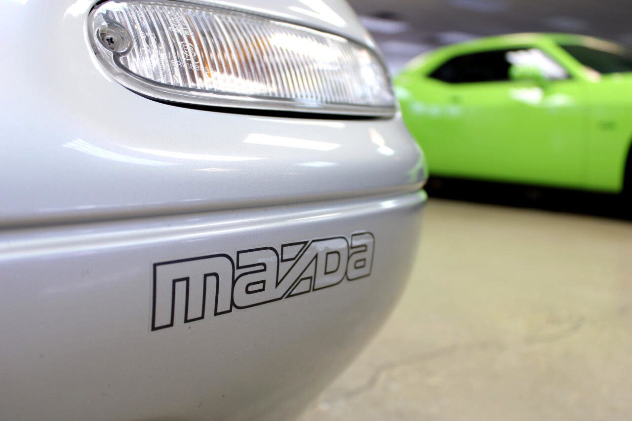 Used 1991 MAZDA MX-5 Miata image 11