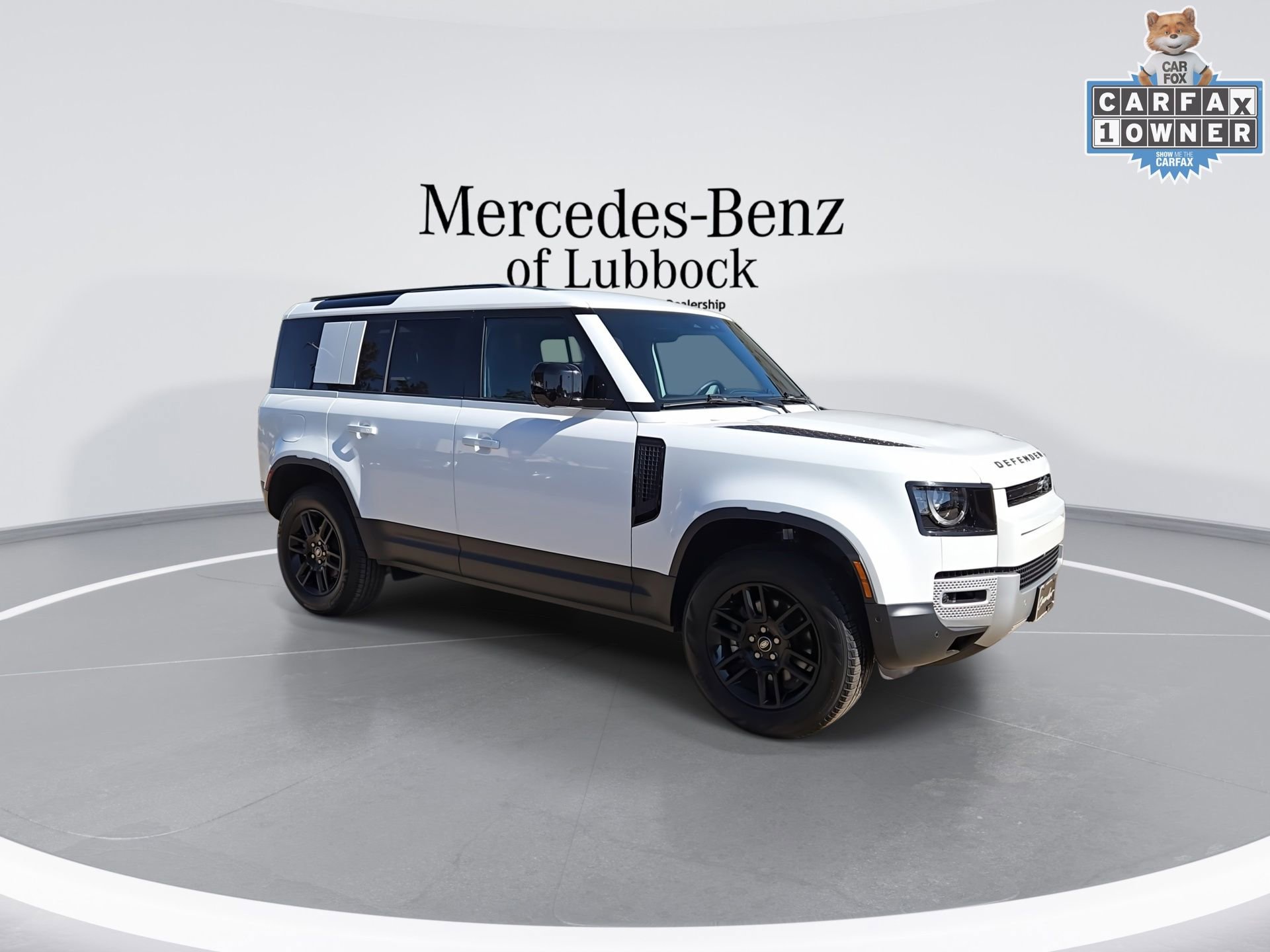 Used 2025 Land Rover Defender 110 S AWD/4WD image 2