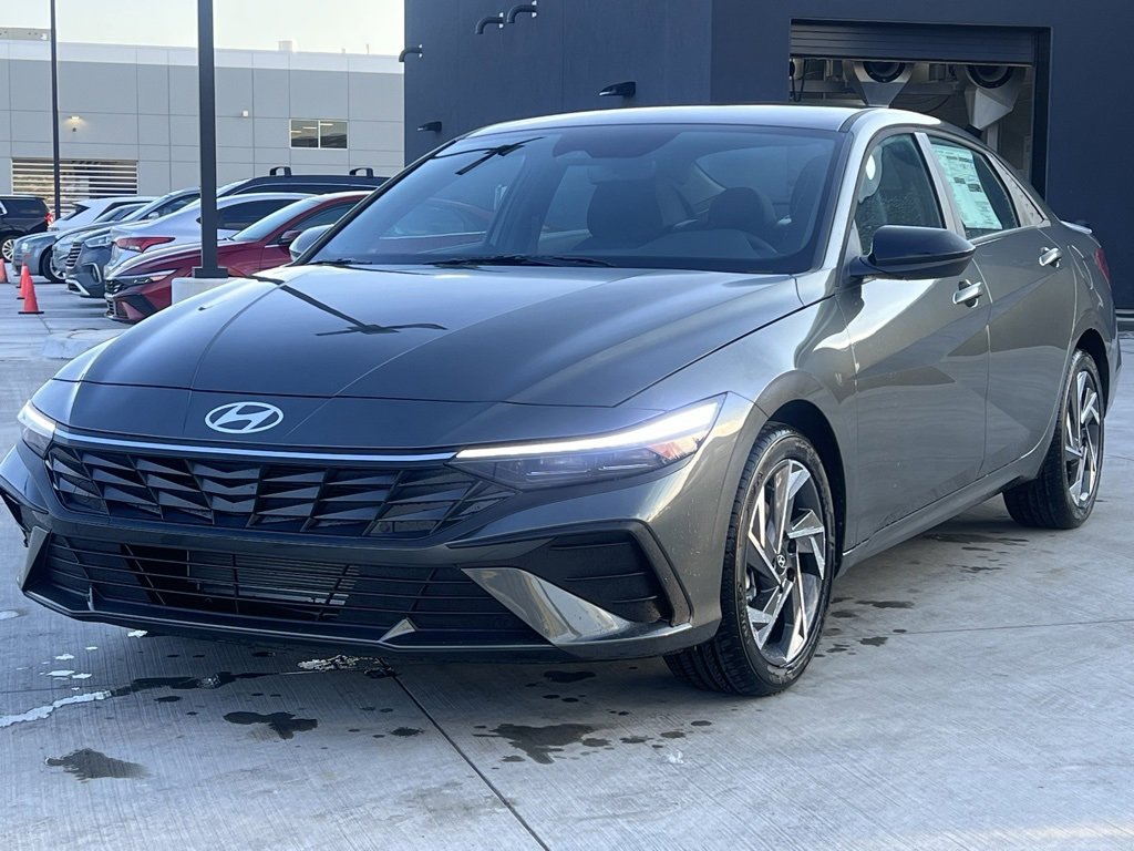 New 2025 Hyundai Elantra Sport