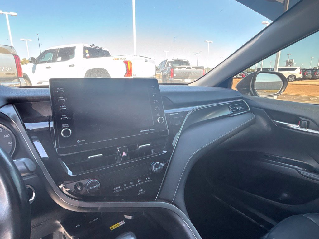 Used 2023 Toyota Camry XSE FWD image 5