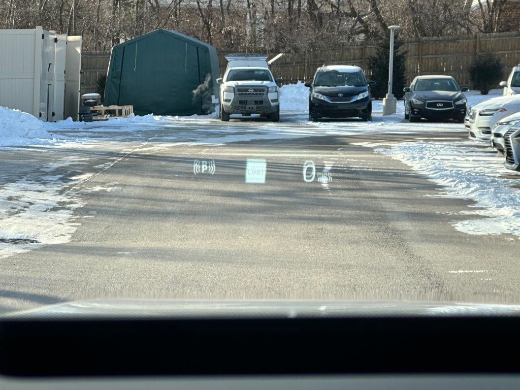 Used 2025 BMW 530i xDrive 530i xDrive w/ Premium Package image 25