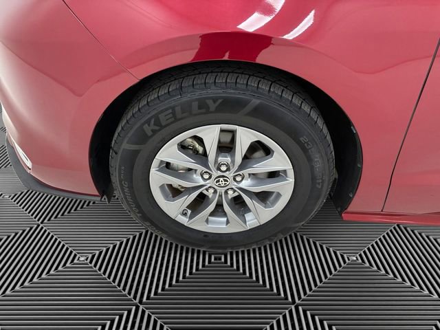 Used 2022 Toyota Sienna XLE FWD image 9