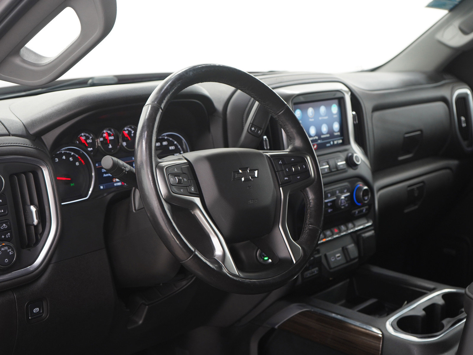 Used 2019 Chevrolet Silverado 1500 LT Trail Boss AWD/4WD image 24